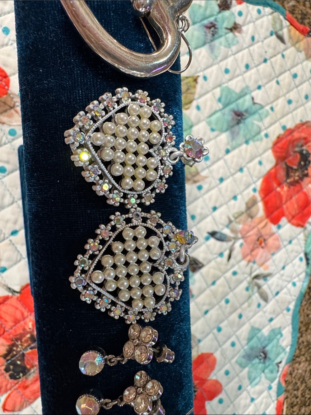 Assorted earrings - Picture 3 of 7